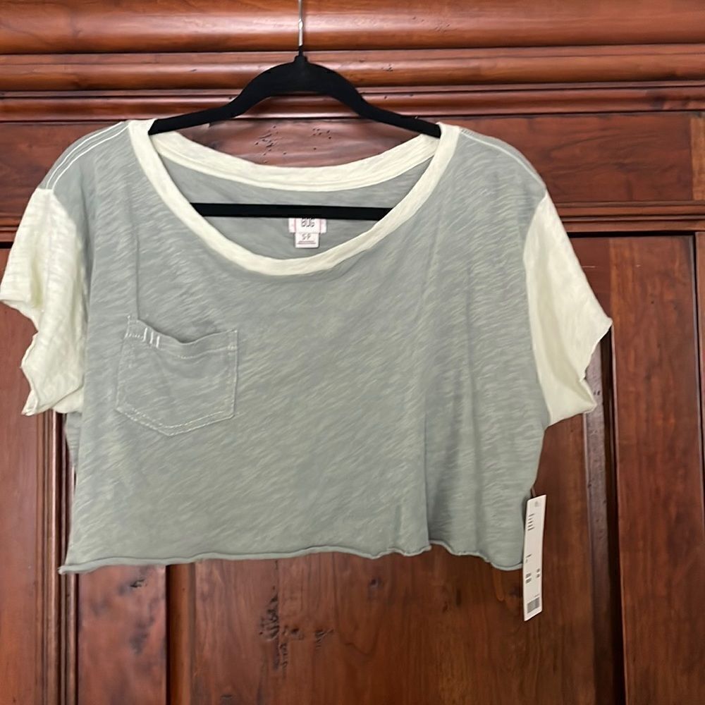 NWT Urban Outfitters Green Short sleeve Crop Top Size S